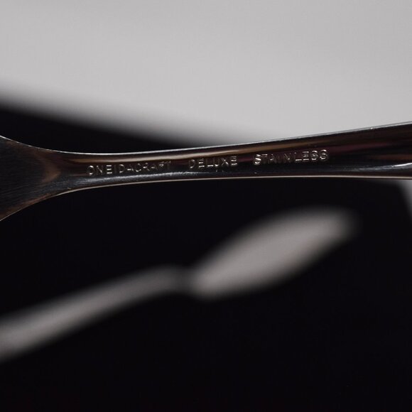 Oneidacraft Deluxe Lasting Rose Pierced Pie Server Master Butter Knife Stainless - Picture 10 of 12